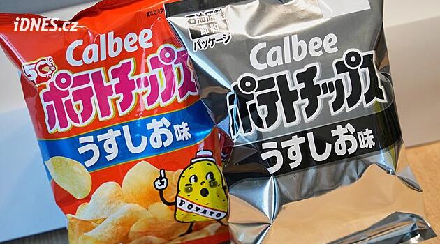 Japoncům kvůli válce v Íránu dochází barvivo, chipsy budou v černobílém balení