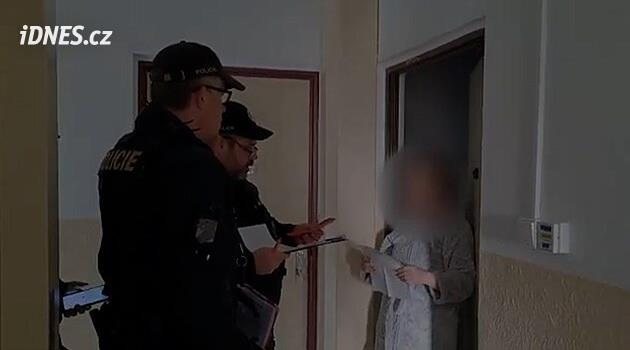 Yabancılar Pardubice bölgesinde hileli bir şekilde menfaat elde etti, bu da iki milyonun üzerinde zarara yol açtı