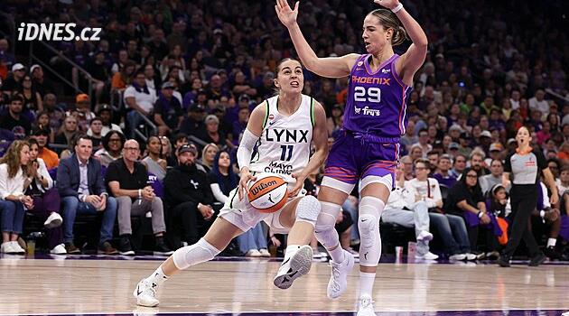 WNBA: Eliška Hamzová Minnesota Lynx ile yeni bir sözleşme imzaladı