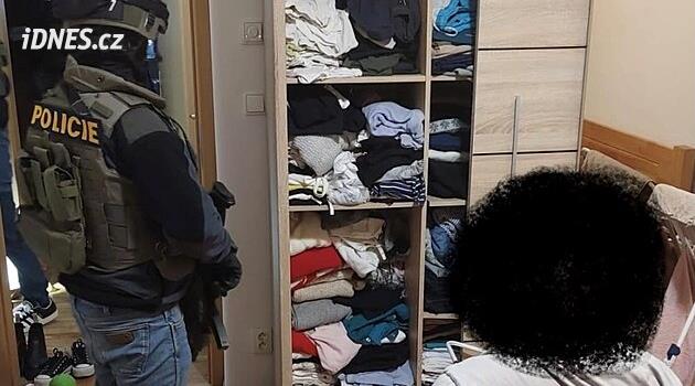Gang dealerů rozprodal deset kilo kokainu za 15 milionů. Vozili ho z Prahy