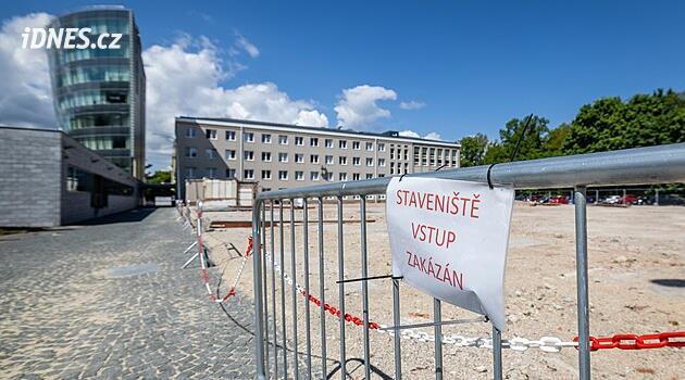 Liberec Üniversitesi'nin en büyük yatırım etkinliğine zorluklar eşlik ediyor