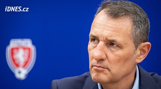 Nový šéf rozhodčích: Veřejná kritika sudích zmizí. Ale uslyšíte komunikaci s VAR