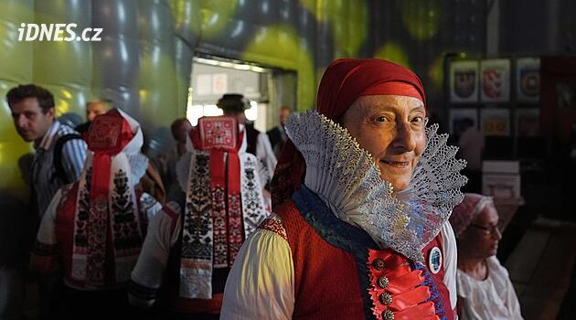 Němce v Brně čeká vyvrcholení jejich sjezdu. Přidá se i bavorský premiér