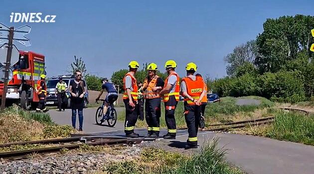 Vlak srazil cyklistu, který nedbal ani na houkání lokomotivy