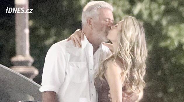 Mel Gibson Shocks on Date with Model in Unusual Shoes