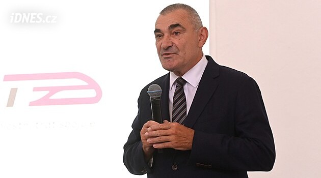 Nejezchleb'in modernizasyonunun başkanı kendini demiryolu idaresinde buldu. Hofhanzl veya Koucký da biter