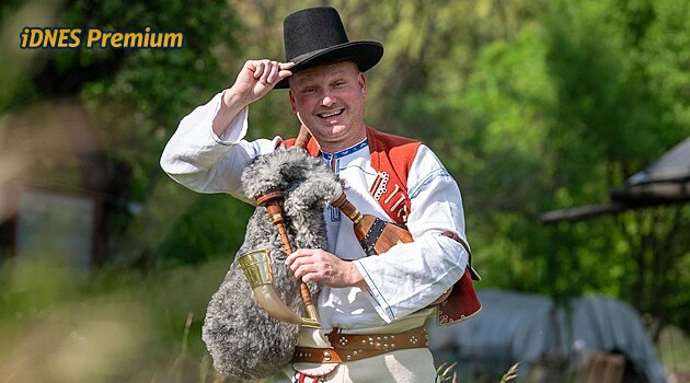 Gajdy, ovce a dřevěnice. Valašsko není pro Petra Sovjáka folklor, ale životní styl