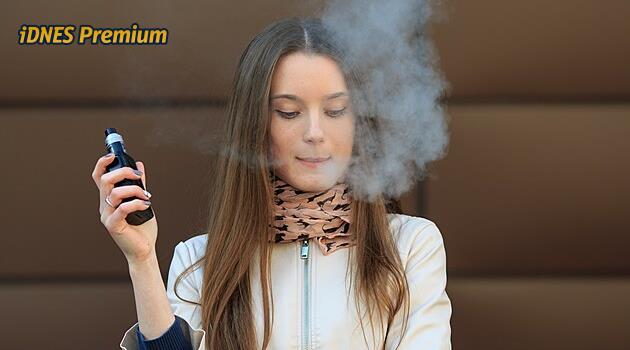 Čtvrtina mladistvých v Česku je závislá na nikotinu. A cigarety k tomu nepotřebují