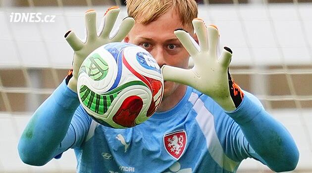 Czech Goalkeeper Horníček Attracts Major Club Interest Ahead of World Cup