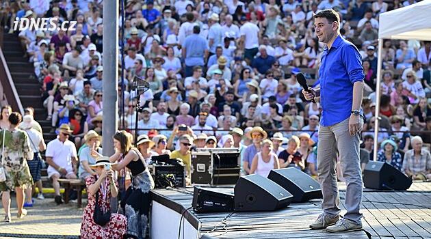 Strážnice'deki festivalde Klempíř'den sonra Macinka'yı yuhaladılar