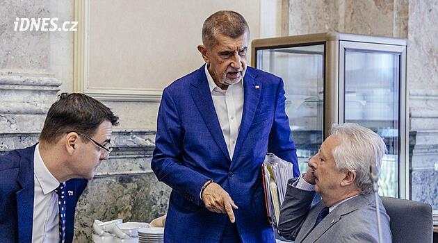 V čele delegace na summit NATO bude Babiš, Macinka dopsal na seznam účastníků i prezidenta Pavla