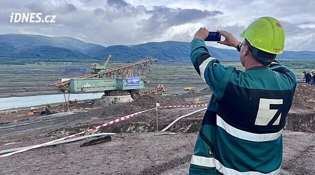 Mostek'te dev ekskavatörün bir kısmını havaya uçurdular