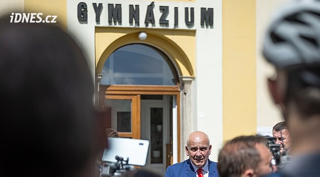 Situace na jabloneckém Gymnáziu U Balvanu se stabilizovala. Kraj hledá nového ředitele