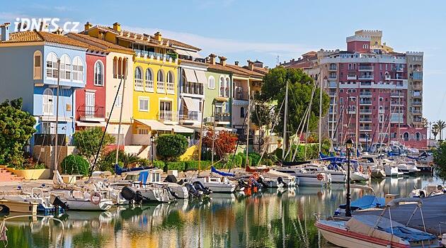 Zapomeňte na Costa Bravu. Pomerančové pobřeží láká na pláže i skvělé jídlo