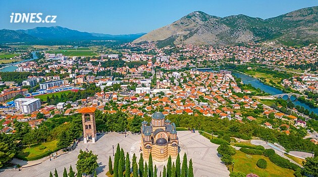 Neobjevená perla Bosny a Hercegoviny. Trebinje láká na historii, víno i výhledy na Jadran