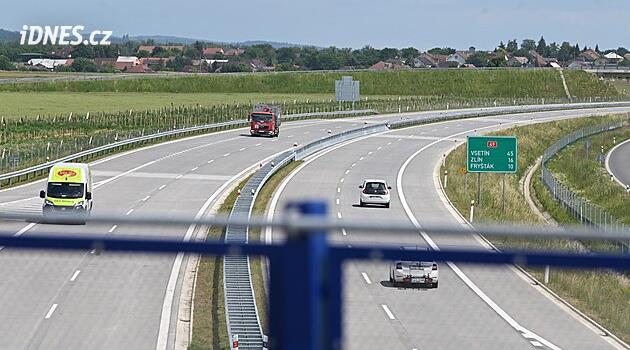 Konečně je klid, zní z obcí u dálnice D49. Jak moc klesla doprava, se ukáže po prázdninách