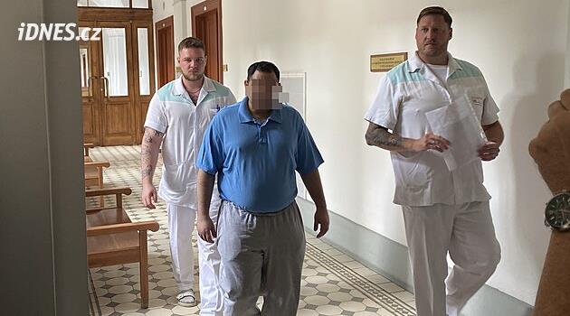 Meth, aile kavgası ve ölüm. Mahkeme Pilsen'deki trajik bir davayla ilgileniyor