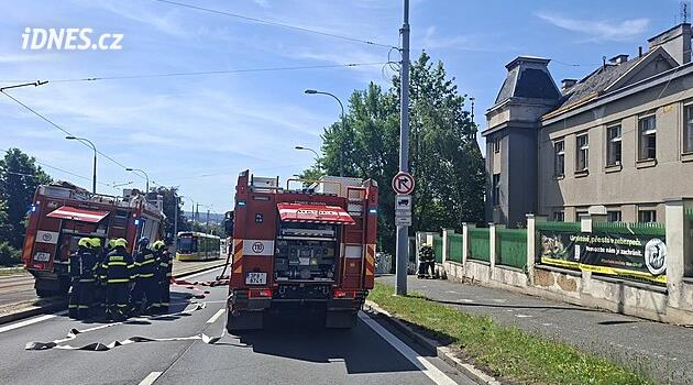 Požár v bývalém plzeňském hotelu, z objektu evakuovali desít