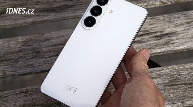 The Best Pocket Phone You Won’t Find Elsewhere – A Brand That Surprises