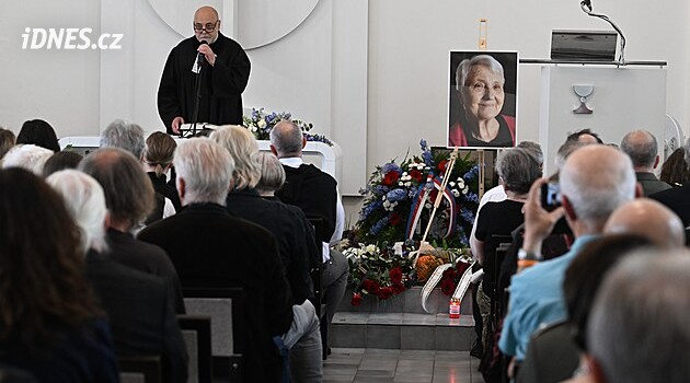 Zdenka Mašínová'nın Olomouc'taki cenazesinde, erkek kardeş Josef yoktu