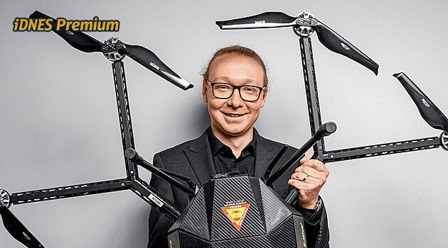Přichází robotický dravec, co loví drony do sítě. Nastává doba dronová, říká expert