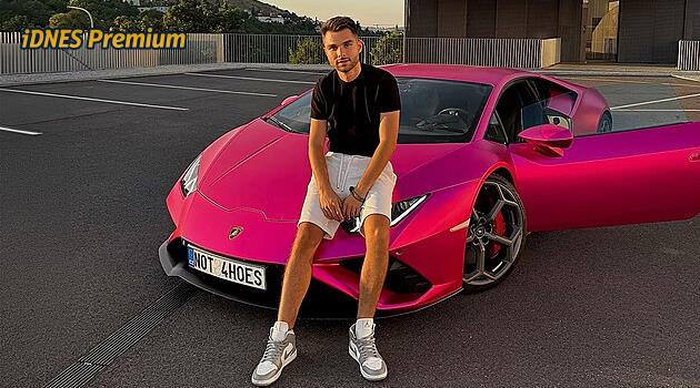 Život hogo fogo a obchod se ženami. Proč influencer Kajumi skončil ve vazbě