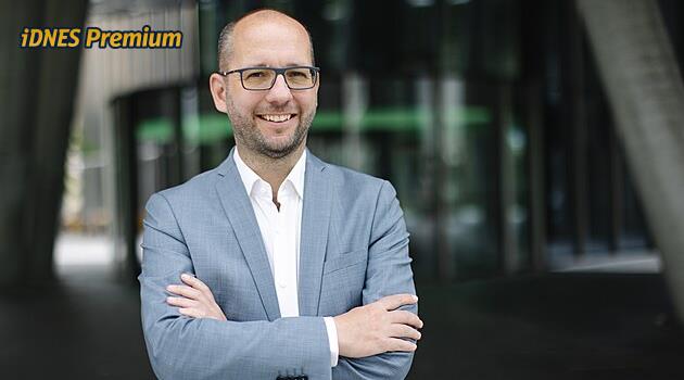 Leasingová společnost Arval: Elektromobily ano, ale zákazům a povinným cílům nevěřím, říká její šéf