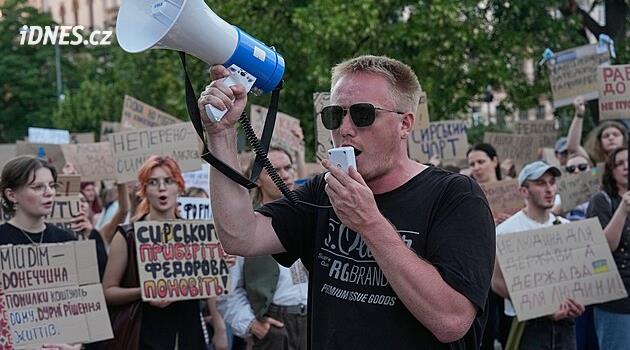Vraťte nám ministra obrany Fedorova, nebo začnou celostátní protesty, hrozí Ukrajinci