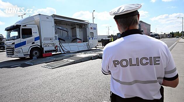 Kamion „smrti“ ujel 6 900 kilometrů za pět dní. Policie spustí masivní zátah