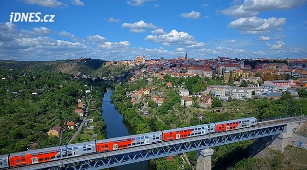 Znojmo nabízí bezplatné vyhlídkové jízdy na ikonický železniční most. Kdy vlaky jezdí?