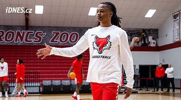 Vyorala nahradí Američan Blackwell. Chceme hrát rychlý basket, vysvětluje šéf Ústí