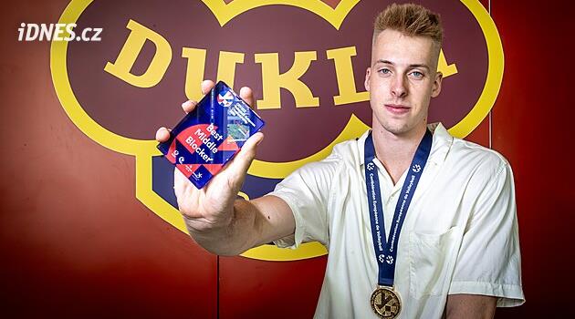 Po takovém úspěchu nabídky jsou, přiznává zlatý blokař. Sní o italské lize