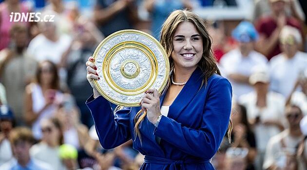 Na wimbledonský titul si nikdy úplně nezvykne. Noskovou čeká betonová sezona, nejspíš i Turnaj mistryň