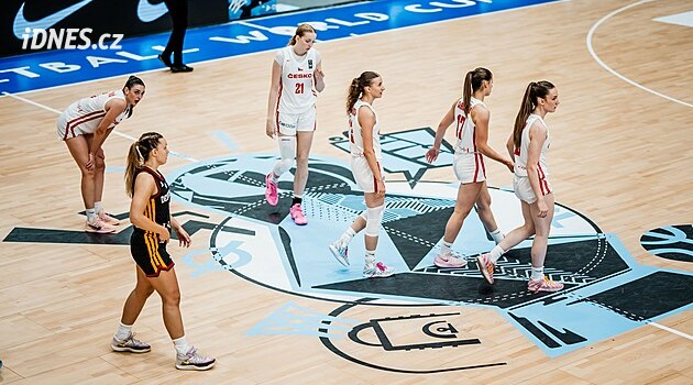 Čtrnácté místo na domácím MS. Mladé basketbalistky se s Brnem rozloučily prohrou