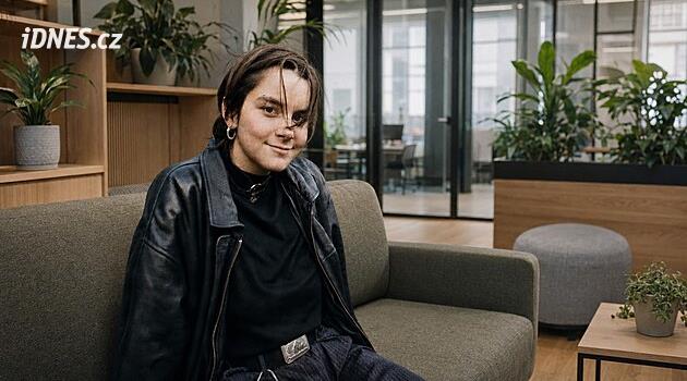 To byl jen vtip? Kdy nevhodné chování v práci překračuje hranice a jak má správně reagovat firma