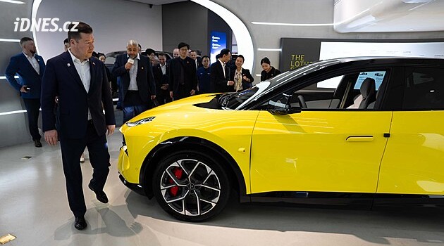 Čínský vůz, nebo auto značky Škoda? Tomio Okamura na návštěvě v Chang-čou řekl, co by si rád pořídil
