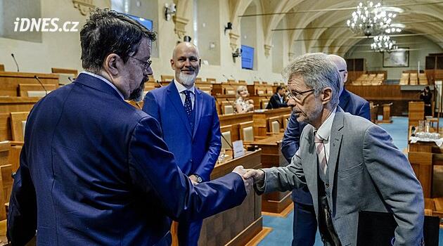 ČT nemá být nikdy na TikToku a „ikona Moravec“. Kandidáti do Rady České televize mluvili v Senátu