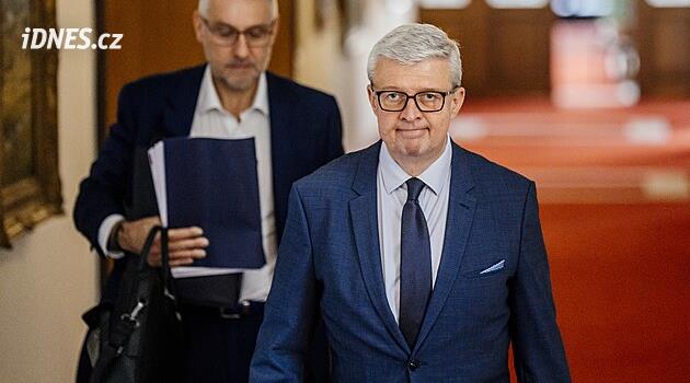 Převod vozidel bude možný bez návštěvy úřadů, registrační značku doručí řidičům do výdejních boxů