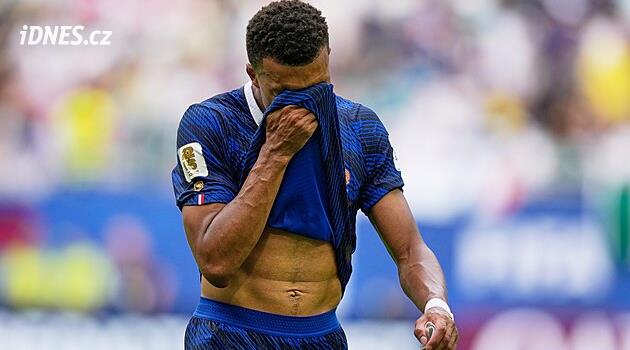 Rekord je hezký, ale radši bych hrál v neděli. A Messi gól určitě dá, říká Mbappé