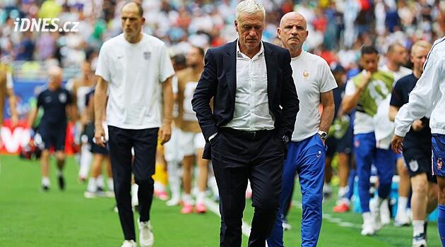 Didier Deschamps se rozloučil katastrofou. Strašné, beru na sebe! hlásil po utkání Francie s Anglií