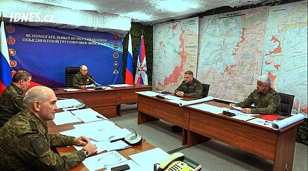 O kolik přidali v hlášení Putinovi? Rusové zkreslují vítězství na mapách čím dál víc
