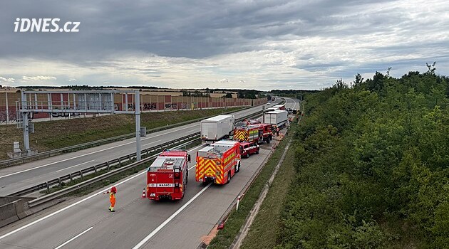 Podle policie dojde k dočasnému neplánovanému uzavření D0, řidiči mají využít okolní komunikace