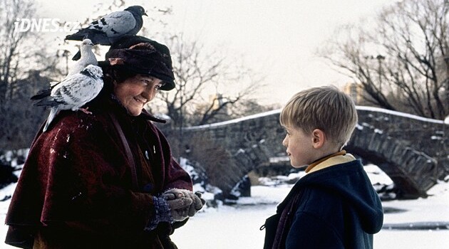 Jako první Irka získala Oscara, známá je z filmu Sám doma 2. Zemřela „Holubí dáma“ Brenda Frickerová