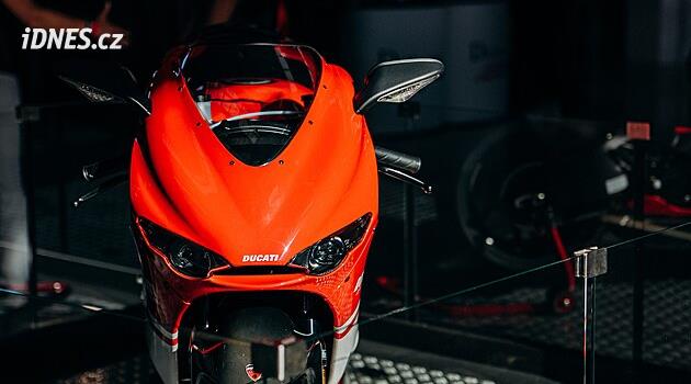 Ducati motosikletleri tek pistin Ferrari'sidir