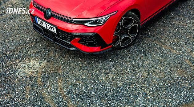 Volkswagen Golf GTI Edition 50: Chuligán pro každý den je multitalent
