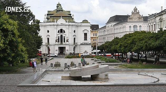 Léto bez vodotrysků. Kašny v Ústí překvapily spotřebou vody, museli je odstavit