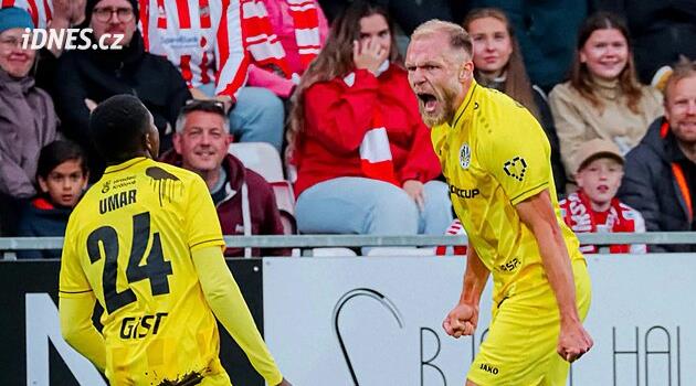 Tromsö - Hradec Kr. 0:1, skvělý výsledek. Zadražil chytil penaltu, rozhodl van Buren
