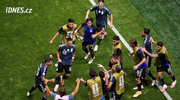 Nová, a přece stejná Argentina. Anglii vyřadilo třináct hráčů, kteří už finále zažili