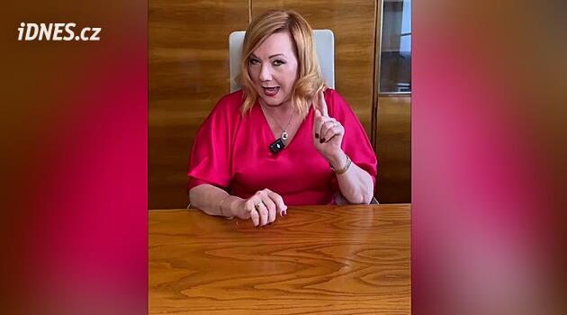 Schillerová ukázala růžovou kalkulku a rýpla si do ODS. V komentářích to schytala