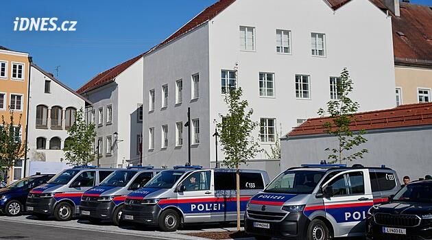 Z Hitlerova rodného domu je policejní stanice. Rakousko tak chce zabránit neonacistické turistice